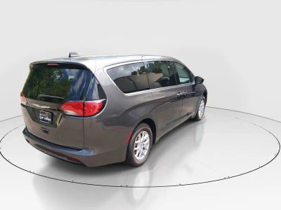2023 Chrysler Voyager - Photo 7
