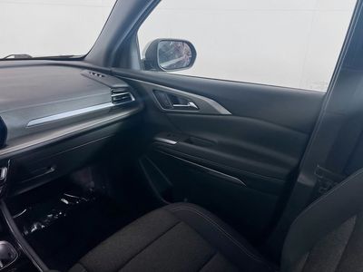 2025 Chevrolet Traverse - Photo 21