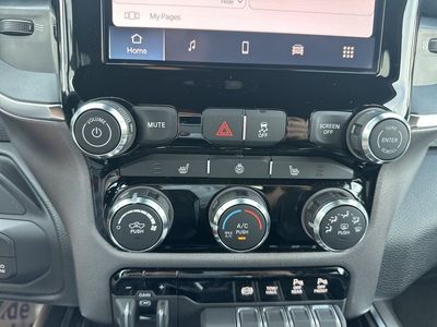 2025 RAM 2500 — photo 14 view