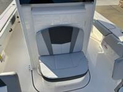 2026 Robalo 246 Cayman - Photo 8