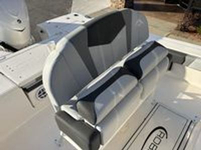 2026 Robalo 246 Cayman - Photo 14