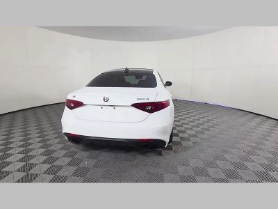 2022 Alfa Romeo Giulia — photo 42 view