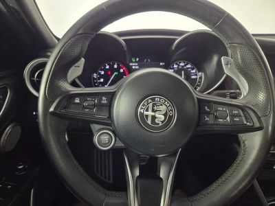 2022 Alfa Romeo Giulia — photo 17 view
