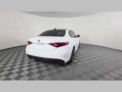 2022 Alfa Romeo Giulia — photo 41 view