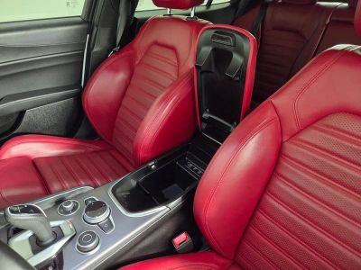 2022 Alfa Romeo Giulia — photo 22 view