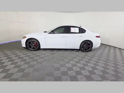 2022 Alfa Romeo Giulia — photo 47 view