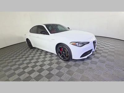 2022 Alfa Romeo Giulia — photo 34 view
