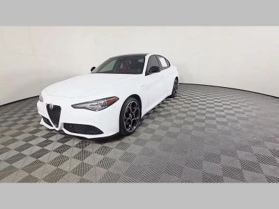 2022 Alfa Romeo Giulia — photo 51 view