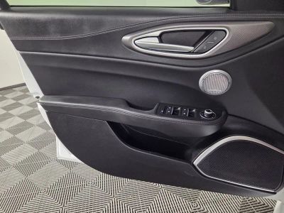 2022 Alfa Romeo Giulia — photo 21 view