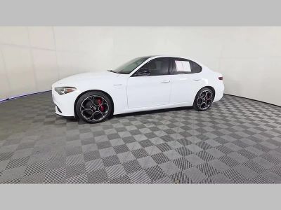 2022 Alfa Romeo Giulia — photo 49 view