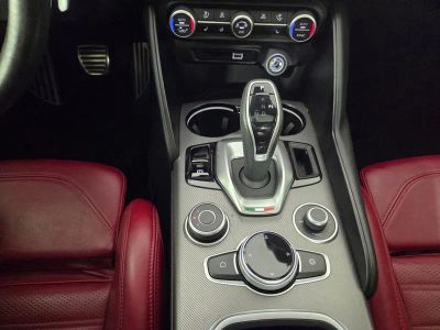 2022 Alfa Romeo Giulia — photo 14 view