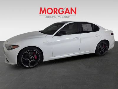 2022 Alfa Romeo Giulia — photo 7 view