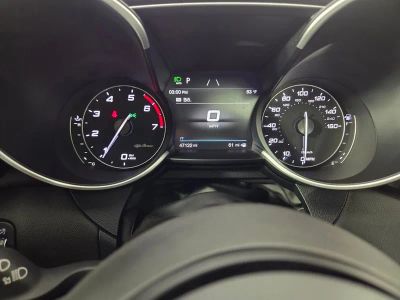2022 Alfa Romeo Giulia — photo 16 view