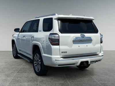 2018 Toyota 4Runner — interior view