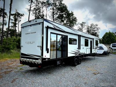 2025 Forest River Cherokee Wolf Pack — rear three-quarter view