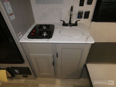 2025 Coachmen Clipper Cadet - Photo 12
