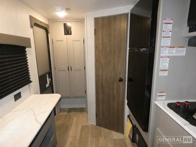 2025 Coachmen Clipper Cadet - Photo 5