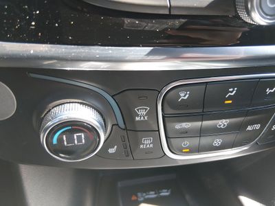 2023 Chevrolet Traverse — photo 17 view