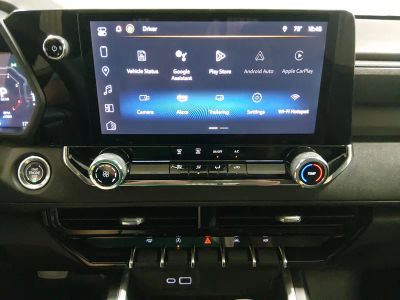 2025 Chevrolet Colorado - Photo 18
