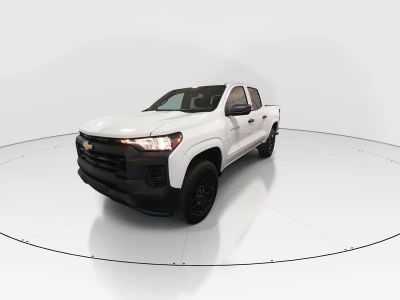 2025 Chevrolet Colorado - Photo 3