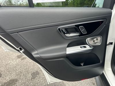 2025 Mercedes-Benz GLC - Photo 29