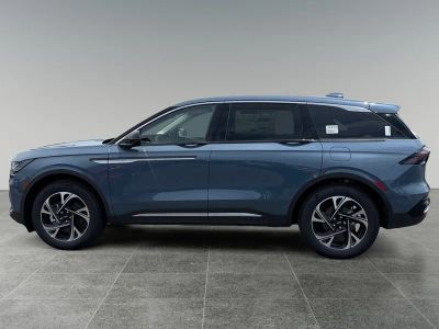 2026 Lincoln Nautilus — side profile view