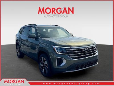 2026 Volkswagen Atlas 2.0T SE w/Technology in Green — front three-quarter view