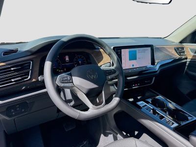 2026 Volkswagen Atlas — photo 9 view