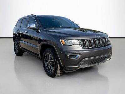2020 Jeep Grand Cherokee Limited in Granite Crystal Metallic Clearcoat — front three-quarter view