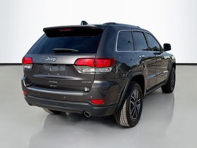 2020 Jeep Grand Cherokee — interior view