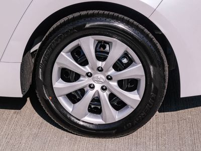 2025 Toyota Corolla - Photo 9