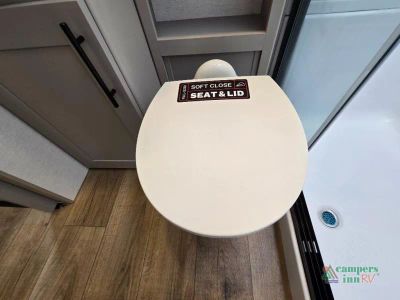 2026 Alliance RV Valor All-Access — photo 40 view