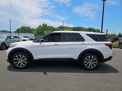 2022 Ford Explorer — interior view