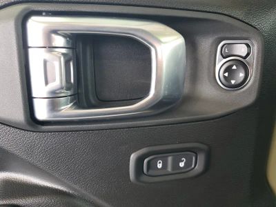 2026 Jeep Wrangler — photo 14 view