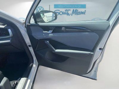 2026 Volkswagen Tiguan — photo 8 view