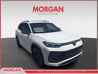 2026 Volkswagen Tiguan SE R-Line Black in Sandstone — front three-quarter view