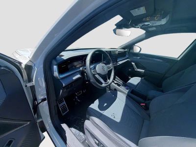 2026 Volkswagen Tiguan — photo 9 view