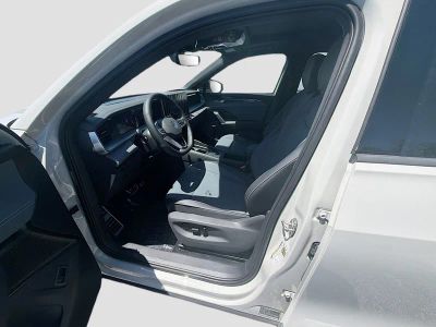 2026 Volkswagen Tiguan — photo 16 view