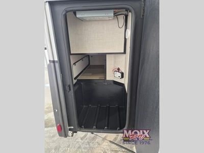 2024 Thor Motor Coach Tiburon Sprinter - Photo 10