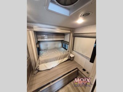 2024 Thor Motor Coach Tiburon Sprinter - Photo 34