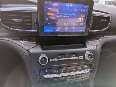 2020 Ford Explorer — photo 18 view