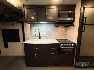 2022 Coachmen RV Adrenaline — photo 18 view