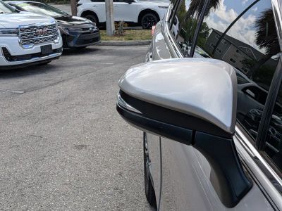 2021 Toyota Venza — photo 12 view