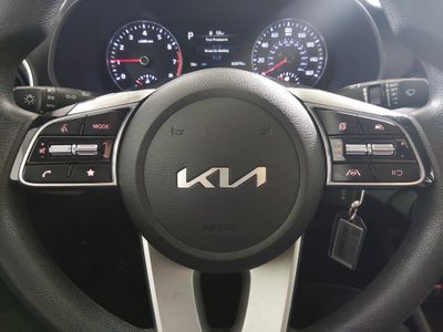 2023 Kia Forte - Photo 12
