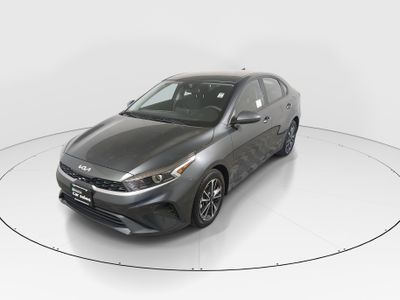 2023 Kia Forte - Photo 3