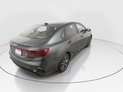 2023 Kia Forte - Photo 7