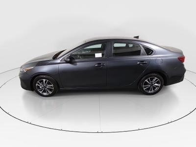 2023 Kia Forte - Photo 4
