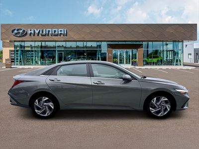 2026 Hyundai Elantra - Photo 9