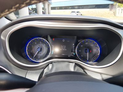 2024 Chrysler Pacifica — photo 14 view