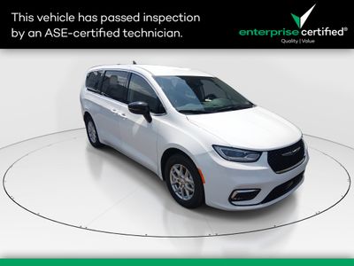 2024 Chrysler Pacifica Touring L FWD — front three-quarter view